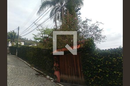 Casa à venda com 4 quartos, 285m² em Charitas, Niterói