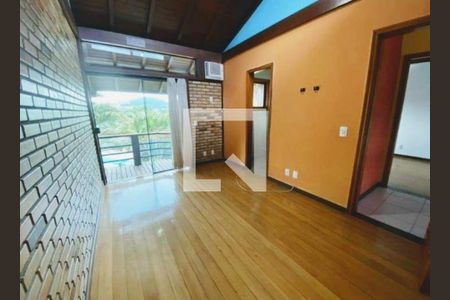 Casa à venda com 5 quartos, 562m² em Camboinhas, Niterói