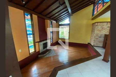 Casa à venda com 5 quartos, 562m² em Camboinhas, Niterói