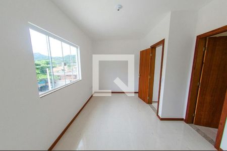 Casa à venda com 2 quartos, 76m² em Serra Grande, Niterói