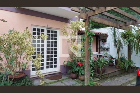 Casa à venda com 4 quartos, 140m² em Maria Paula, Niterói