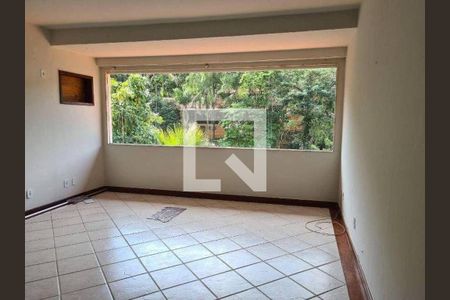 Casa à venda com 4 quartos, 300m² em Itaipu, Niterói