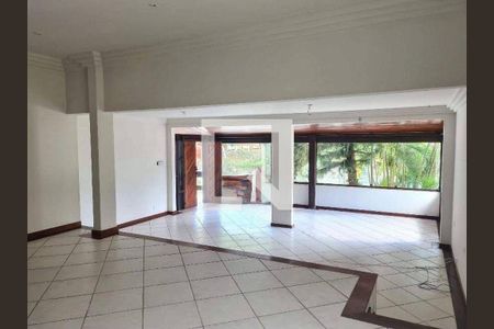 Casa à venda com 4 quartos, 300m² em Itaipu, Niterói