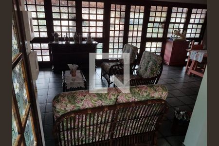 Casa à venda com 4 quartos, 200m² em Matapaca, Niterói