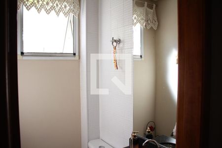 Banheiro 1 de casa de condomínio à venda com 4 quartos, 185m² em Centro, Contagem