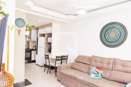 Sala de casa de condomínio para alugar com 2 quartos, 68m² em Vila Araguaia, São Paulo