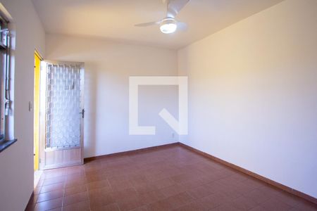 Sala de casa para alugar com 2 quartos, 75m² em Porto da Pedra, São Gonçalo