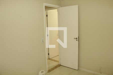 Quarto  de apartamento para alugar com 2 quartos, 46m² em Jardim Ísis, Cotia