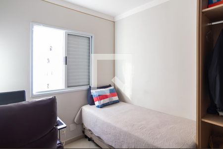 Quarto de apartamento à venda com 3 quartos, 68m² em Jardim Tupanci, Barueri