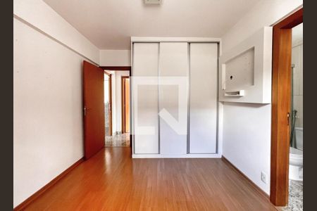 Quarto 2 de apartamento para alugar com 2 quartos, 120m² em Serra, Belo Horizonte