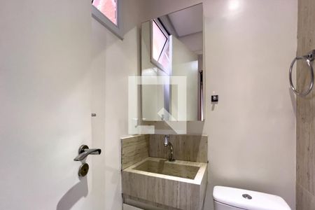 Banheiro de casa de condomínio para alugar com 1 quarto, 110m² em Vila Mariana, São Paulo