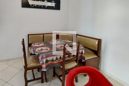 Sala de apartamento para alugar com 2 quartos, 67m² em Maracanã, Praia Grande