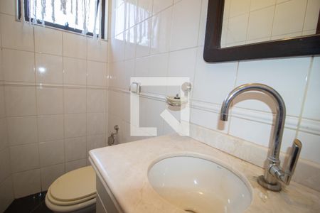 Lavabo de casa para alugar com 4 quartos, 120m² em Vila Paiva, São Paulo