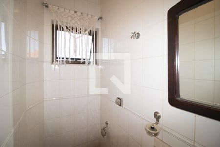 Lavabo de casa para alugar com 4 quartos, 120m² em Vila Paiva, São Paulo