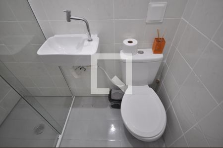 Banheiro de casa para alugar com 1 quarto, 65m² em Vila Medeiros, São Paulo