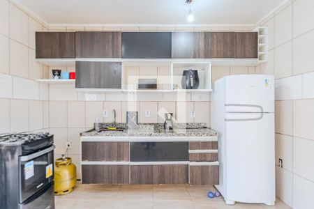 Cozinha de casa para alugar com 1 quarto, 70m² em Vila Nova, Porto Alegre