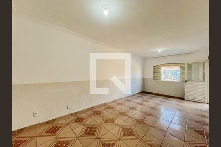 Sala de apartamento para alugar com 2 quartos, 110m² em Q 18, Brasília