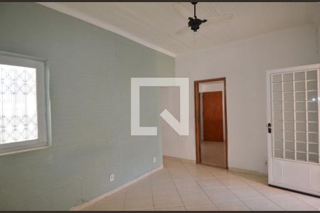 Sala de casa à venda com 3 quartos, 151m² em Olaria, Rio de Janeiro