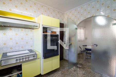 Casa à venda com 430m², 4 quartos e 4 vagas Casa à venda com 430m², 4 quartos e 4 vagasCozinha