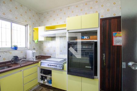 Casa à venda com 430m², 4 quartos e 4 vagas Casa à venda com 430m², 4 quartos e 4 vagasCozinha