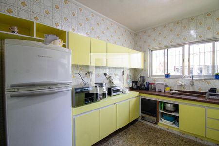 Casa à venda com 430m², 4 quartos e 4 vagas Casa à venda com 430m², 4 quartos e 4 vagasCozinha