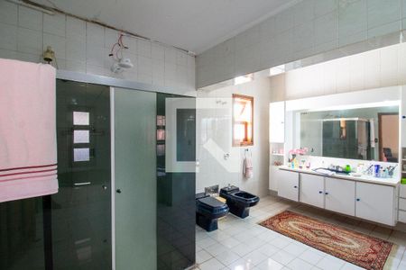 Casa à venda com 430m², 4 quartos e 4 vagas Casa à venda com 430m², 4 quartos e 4 vagasBanheiro da Suíte Master