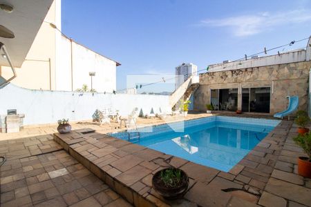 Casa à venda com 430m², 4 quartos e 4 vagas Casa à venda com 430m², 4 quartos e 4 vagasQuintal