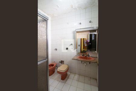 Casa à venda com 430m², 4 quartos e 4 vagas Casa à venda com 430m², 4 quartos e 4 vagasBanheiro da Suíte 2