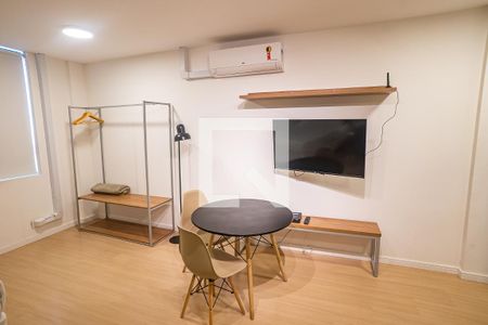 Sala/Quarto de kitnet/studio para alugar com 1 quarto, 32m² em Centro, Rio de Janeiro