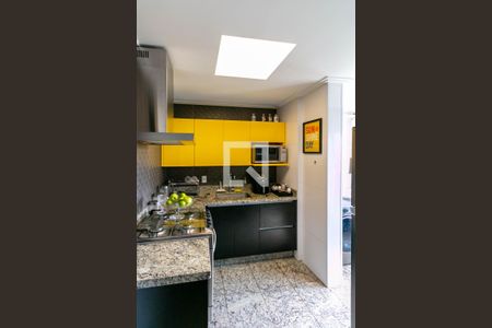 Cozinha  de apartamento à venda com 3 quartos, 188m² em Lourdes, Belo Horizonte