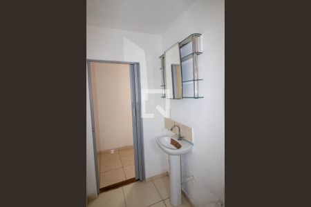 Banheiro de kitnet/studio para alugar com 1 quarto, 30m² em Jardim Bonfiglioli, São Paulo