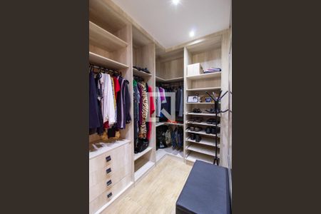 Closet do Quarto 1 de casa à venda com 2 quartos, 167m² em Jardim Santa Mena, Guarulhos