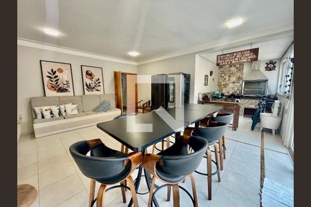 Casa de condomínio à venda com 380m², 5 quartos e 4 vagas Casa de condomínio à venda com 380m², 5 quartos e 4 vagasÁrea gourmet