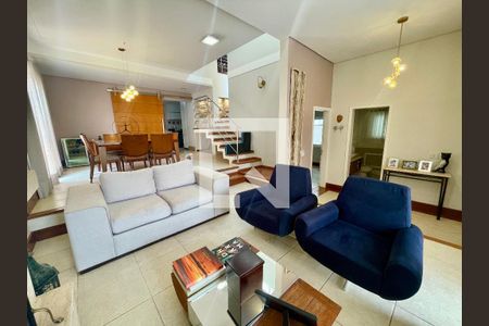 Sala de casa de condomínio à venda com 5 quartos, 380m² em Medeiros, Jundiaí