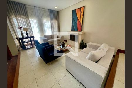 Sala de casa de condomínio à venda com 5 quartos, 380m² em Medeiros, Jundiaí