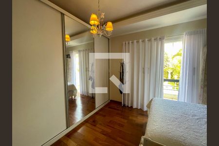 Casa de condomínio à venda com 380m², 5 quartos e 4 vagas Casa de condomínio à venda com 380m², 5 quartos e 4 vagasSuíte 3