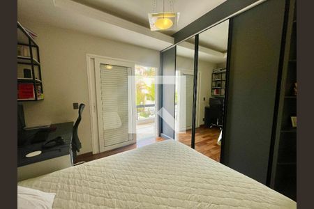 Casa de condomínio à venda com 380m², 5 quartos e 4 vagas Casa de condomínio à venda com 380m², 5 quartos e 4 vagasSuíte 2