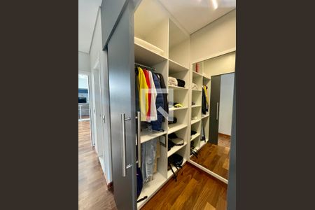 Casa de condomínio à venda com 380m², 5 quartos e 4 vagas Casa de condomínio à venda com 380m², 5 quartos e 4 vagasSuíte 4