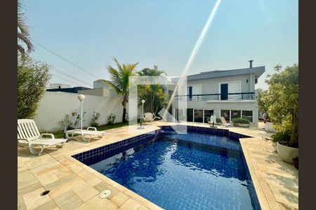 Casa de condomínio à venda com 380m², 5 quartos e 4 vagas Casa de condomínio à venda com 380m², 5 quartos e 4 vagasPiscina
