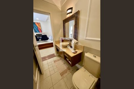 Casa de condomínio à venda com 380m², 5 quartos e 4 vagas Casa de condomínio à venda com 380m², 5 quartos e 4 vagasLavabo