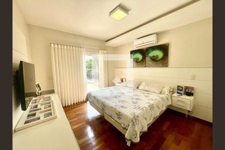 Casa de condomínio à venda com 380m², 5 quartos e 4 vagas Casa de condomínio à venda com 380m², 5 quartos e 4 vagasSuíte 1