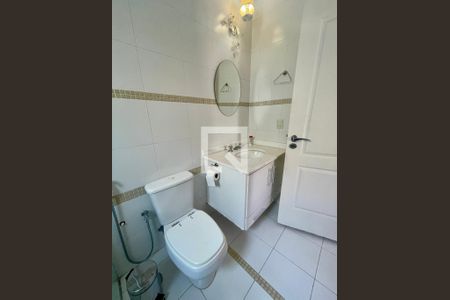 Casa de condomínio à venda com 380m², 5 quartos e 4 vagas Casa de condomínio à venda com 380m², 5 quartos e 4 vagasBanheiro da Suíte 3