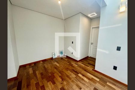 Casa de condomínio à venda com 380m², 5 quartos e 4 vagas Casa de condomínio à venda com 380m², 5 quartos e 4 vagasSala 1 do piso superior