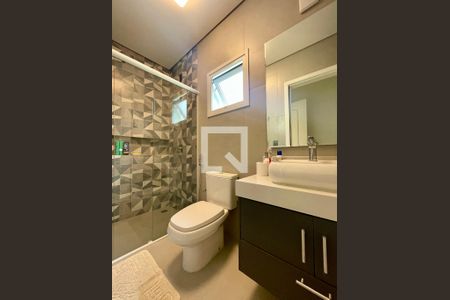 Casa de condomínio à venda com 380m², 5 quartos e 4 vagas Casa de condomínio à venda com 380m², 5 quartos e 4 vagasBanheiro da Suite 4