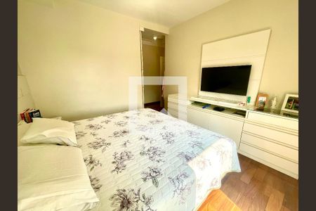 Casa de condomínio à venda com 380m², 5 quartos e 4 vagas Casa de condomínio à venda com 380m², 5 quartos e 4 vagasSuíte 1