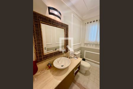 Casa de condomínio à venda com 380m², 5 quartos e 4 vagas Casa de condomínio à venda com 380m², 5 quartos e 4 vagasLababo