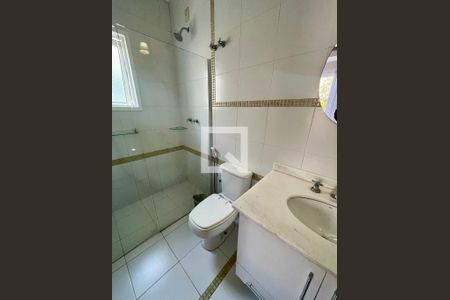 Casa de condomínio à venda com 380m², 5 quartos e 4 vagas Casa de condomínio à venda com 380m², 5 quartos e 4 vagasBanheiro da Suíte 3