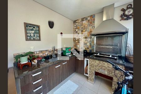 Casa de condomínio à venda com 380m², 5 quartos e 4 vagas Casa de condomínio à venda com 380m², 5 quartos e 4 vagasÁrea gourmet