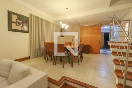 Sala de casa de condomínio à venda com 6 quartos, 380m² em Medeiros, Jundiaí