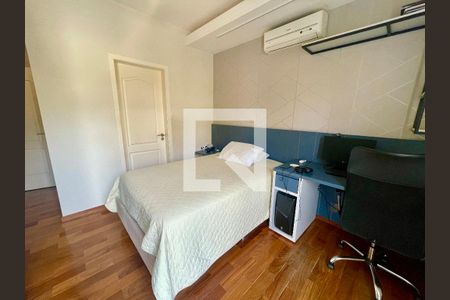 Casa de condomínio à venda com 380m², 5 quartos e 4 vagas Casa de condomínio à venda com 380m², 5 quartos e 4 vagasSuíte 2